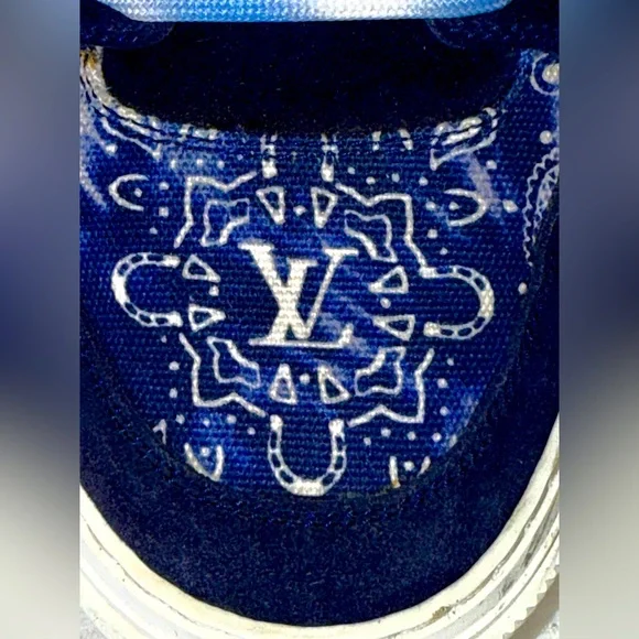 LOUIS VUITTON OLLIE RICHELIEU LOW TRAINERS IN BANDANA BLUE/WHITE